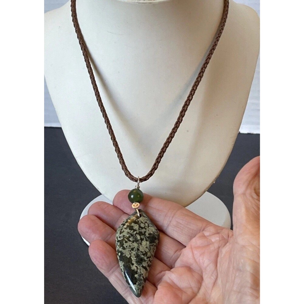 Western Tribal Boho Serpentine/Jasper Arrowhead Tiger Tooth Necklace Stone Cord